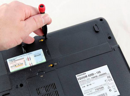 How to Remove Hard Drive from Toshiba Laptop Computer